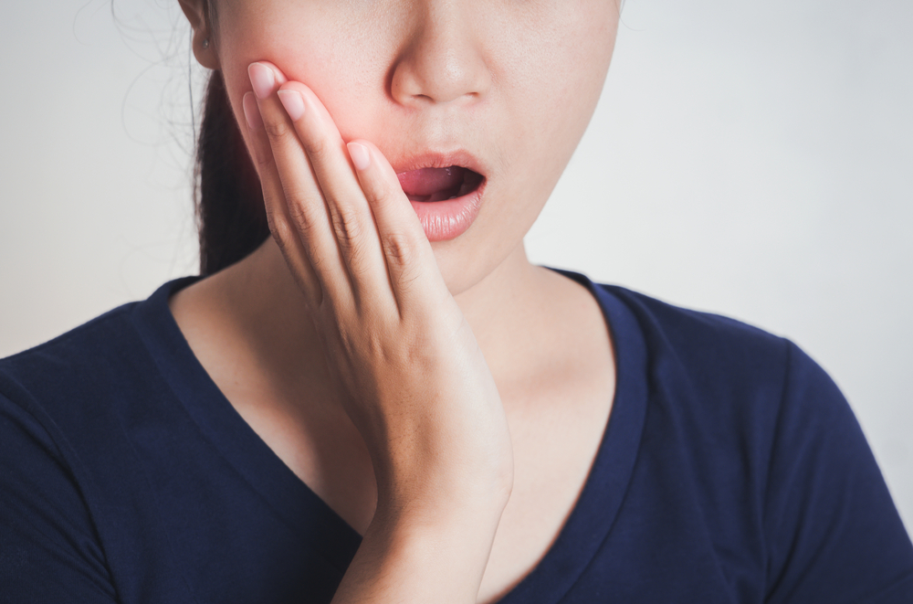 注意してください、歯茎と口の病気の症状は無視されると悪化する可能性があります