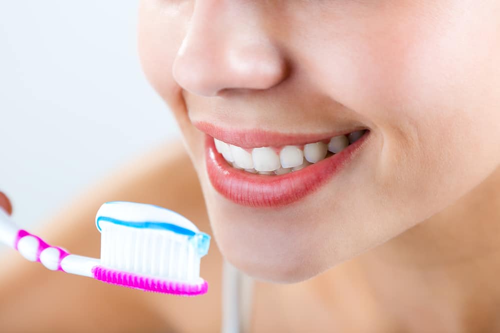 Избелващата паста за зъби наистина ли е ефективна при избелване на зъби?