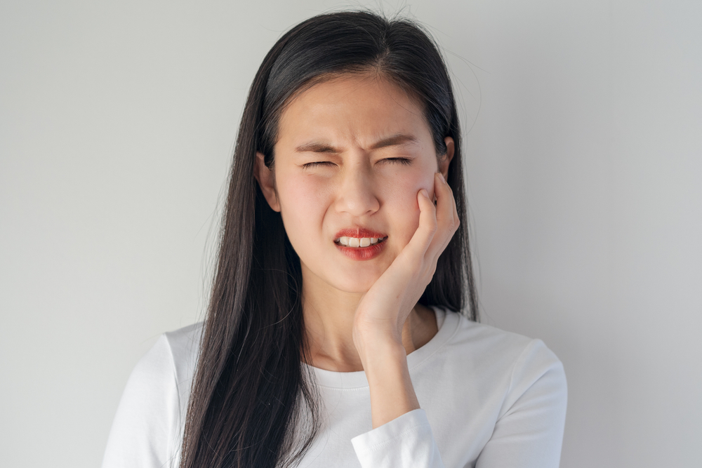Не подценявайте! Разпознайте произхода на бучките във венците от леки до сериозни проблеми