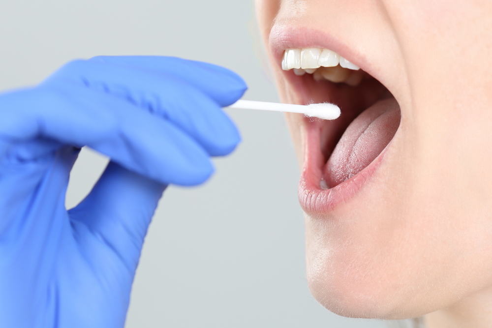 7 أمراض تصيب الغدد اللعابية في فمك