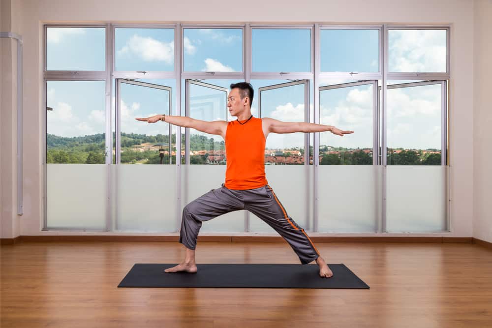 5 йога движения за начинаещи у дома