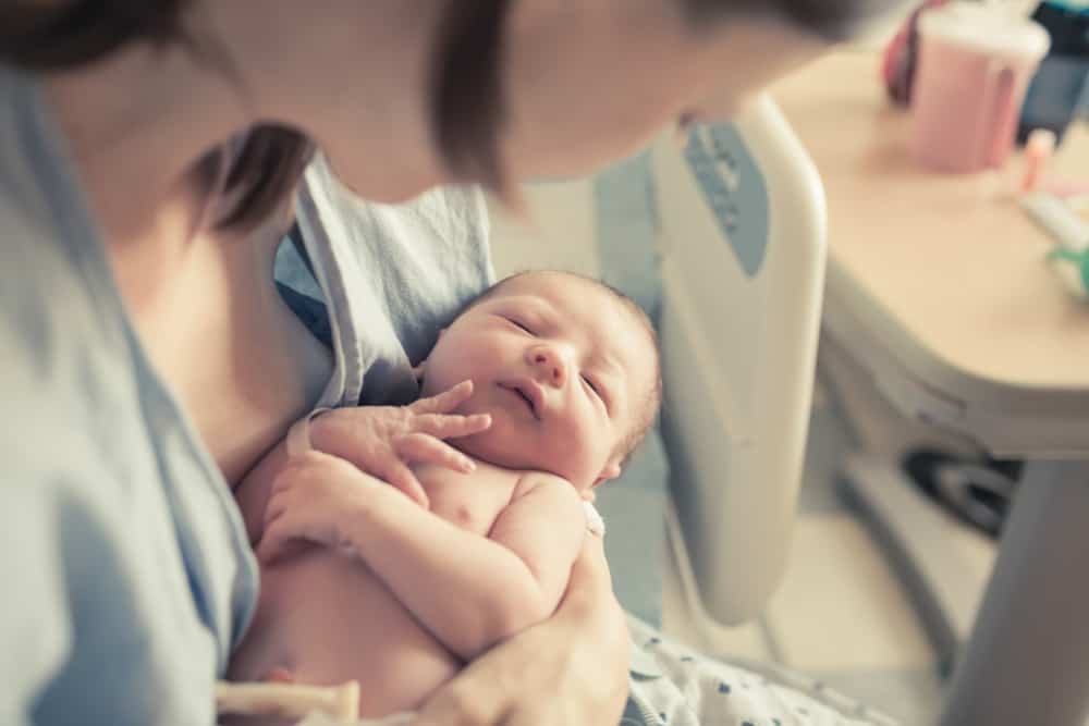 Memahami cara melahirkan secara normal, dari peringkat hingga petua persediaan