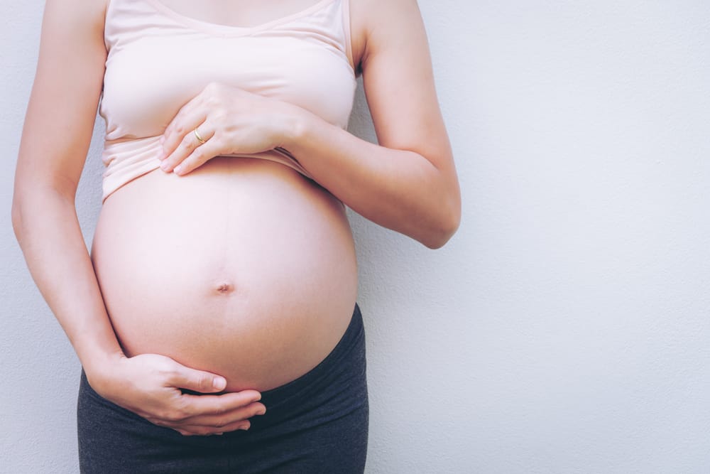نمو وزن الجنين في الرحم في كل ثلاثة أشهر من الحمل