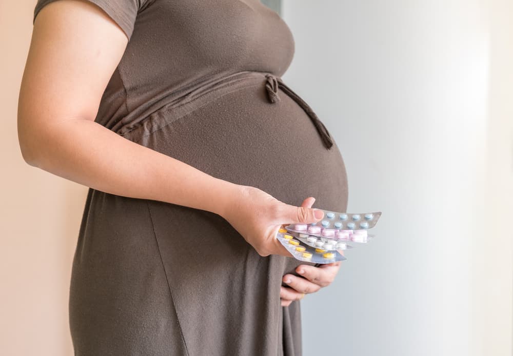 Приемането на парацетамол за бременни жени, безопасно ли е?