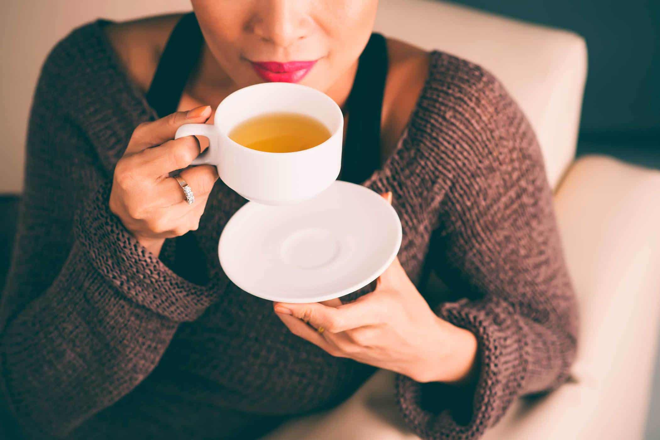 3 أشياء مهمة يجب الانتباه إليها إذا كنت تحب شرب الشاي أثناء الحمل