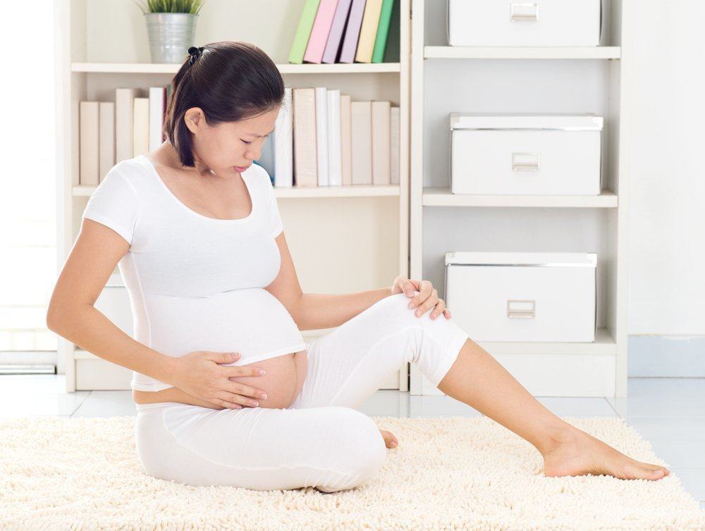 Подути крака по време на бременност, тези причини и как да се преодолее