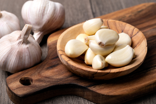 Rivelare i benefici dell'aglio per superare il dolore all'orecchio