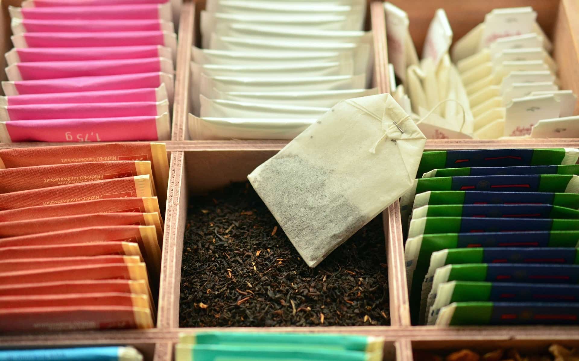 7 modi per usare le foglie di tè per la bellezza