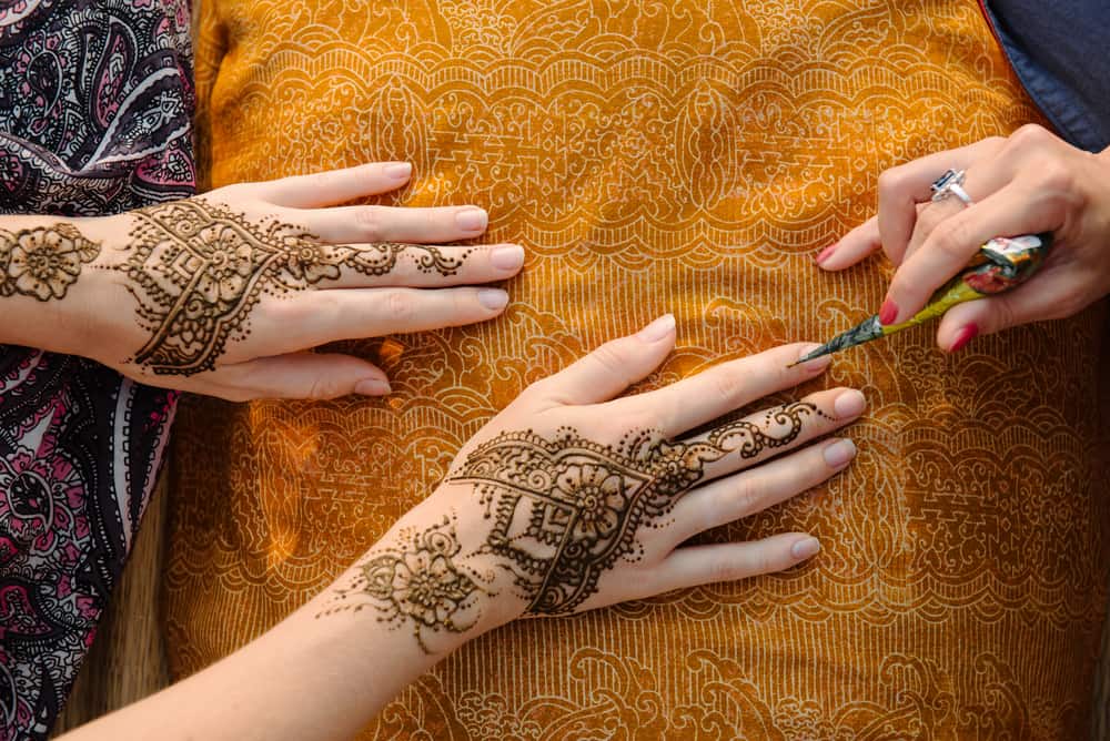 9 semplici modi per sbarazzarsi dell'henné aka Girlfriend on the Skin