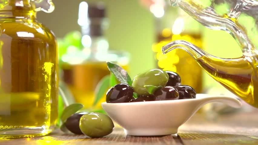 5 benefici dell'olio d'oliva per la bellezza del viso e consigli per la scelta del prodotto