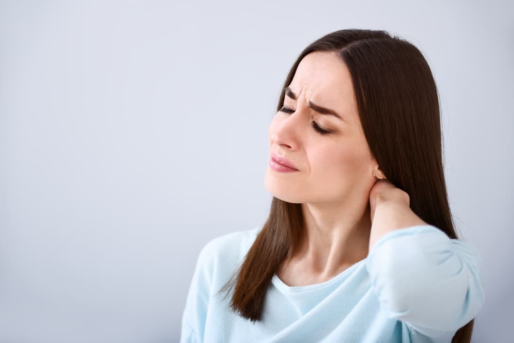 Leher Kaku atau Sakit Leher Yang Menyakitkan? Sebab dan Kaedah Berkesan untuk Mengatasi Ini