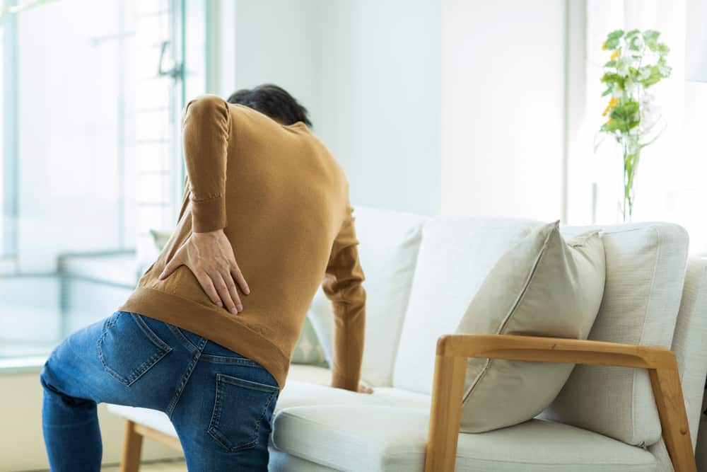 Болка в средната част на гърба? Знайте причината и как да я преодолеете