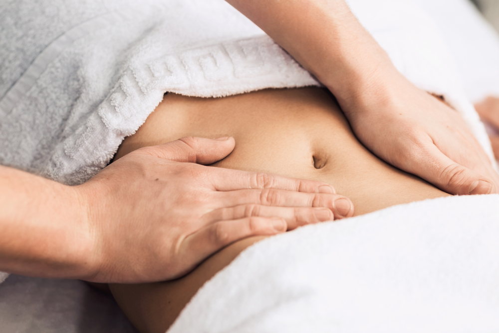 Вярно ли е, че масажът на корема може да ви накара да забременеете бързо?