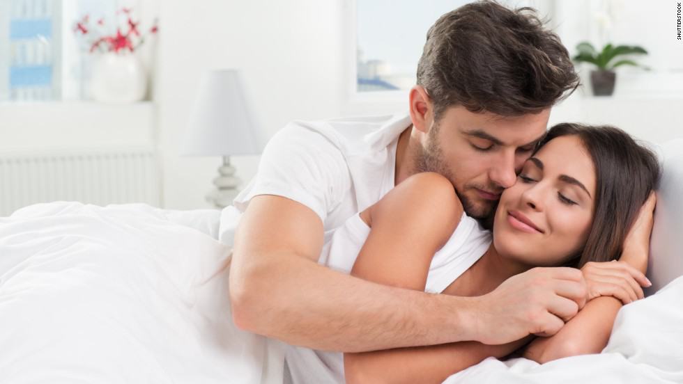 あなたの妻が最初の夜に満足したいですか？これらは、将来の夫が準備しなければならない5つのことです