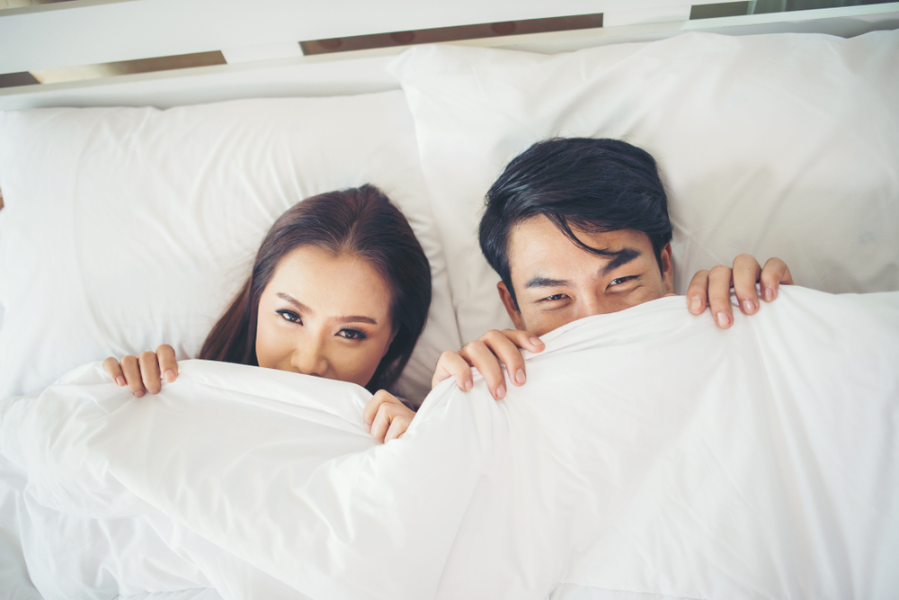 لماذا تتنهد النساء في السرير أكثر من الرجال؟