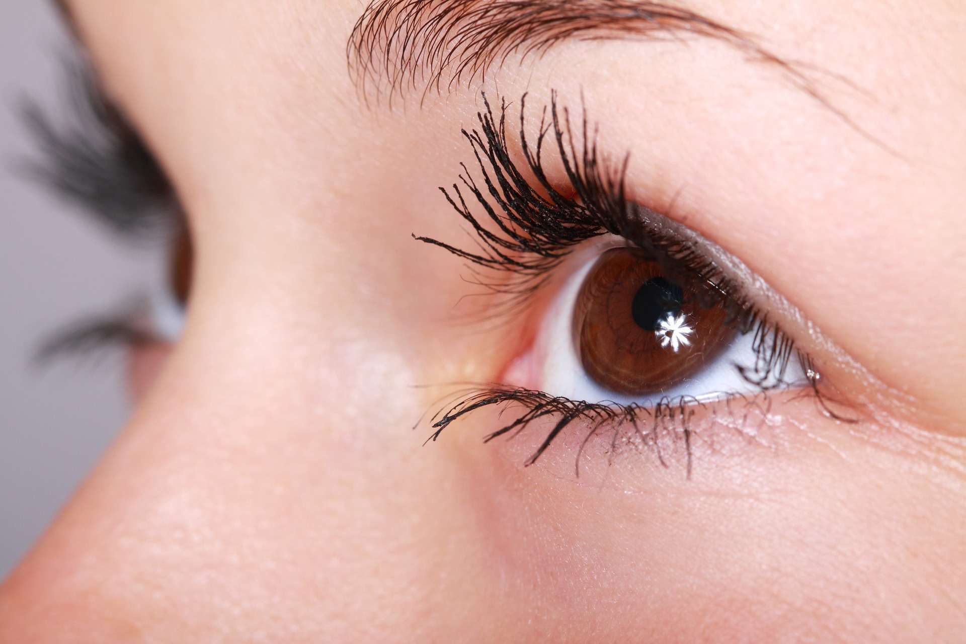 نشل العيون في كثير من الأحيان ، ماذا يعني ذلك من الناحية الطبية؟