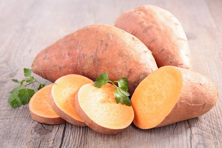 6 فوائد للصحة من البطاطا الحلوة ، بما في ذلك تقليل مخاطر الإصابة بالسرطان