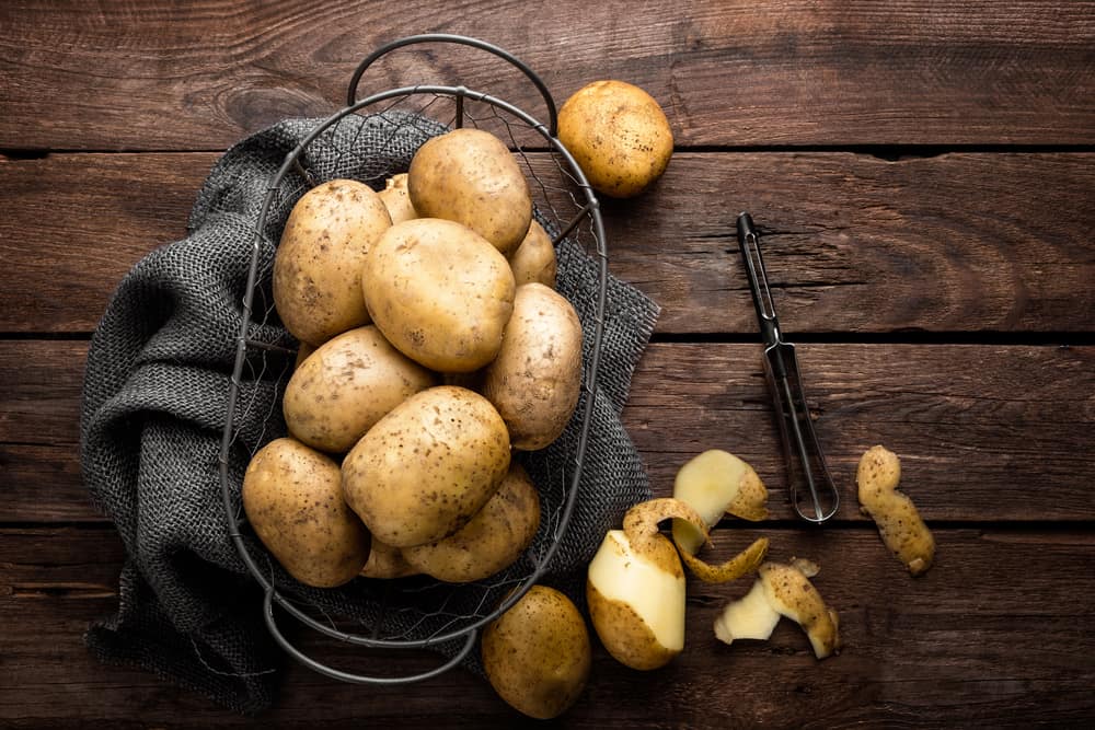 ليس من السهل معالجتها فقط ، ألقِ نظرة خاطفة على 7 فوائد من فوائد البطاطس لصحة الجسم