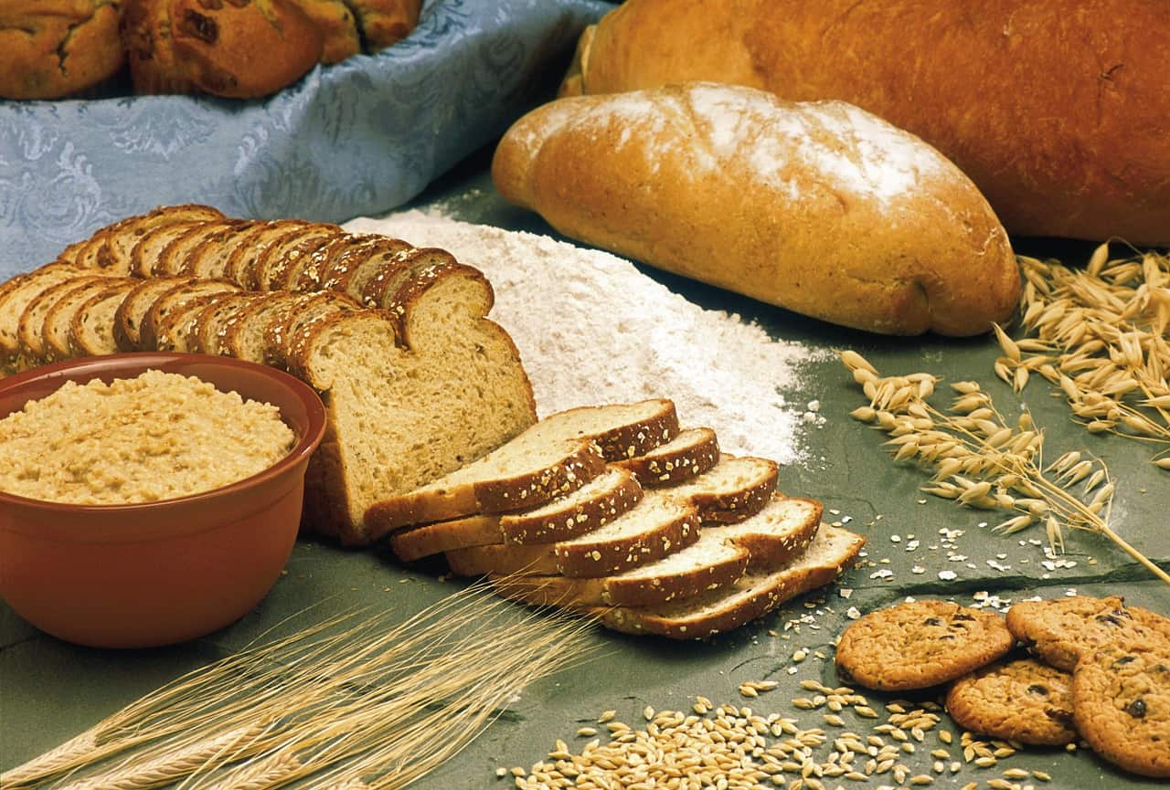 健康的な食事のための全粒粉パンの利点