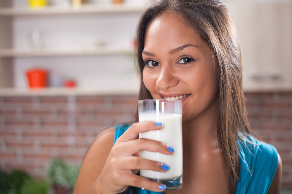 ดื่มนมก่อนหรือหลังอาหารดีกว่า?
