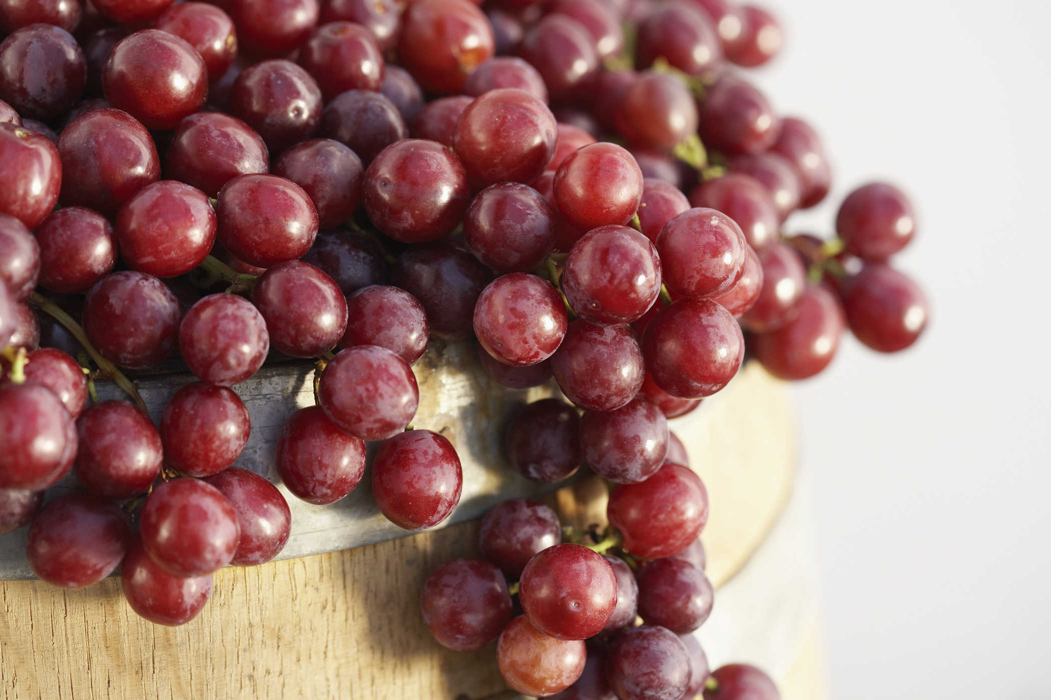 8 فوائد للصحة من العنب ، أحدها يساعد على إنقاص الوزن