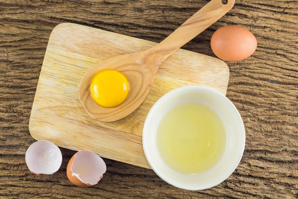 Mangiare uova crude, sano o addirittura pericoloso?