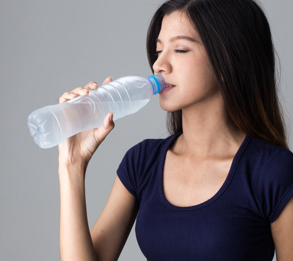飲料水に加えて、脱水症に対処する正しい方法があります