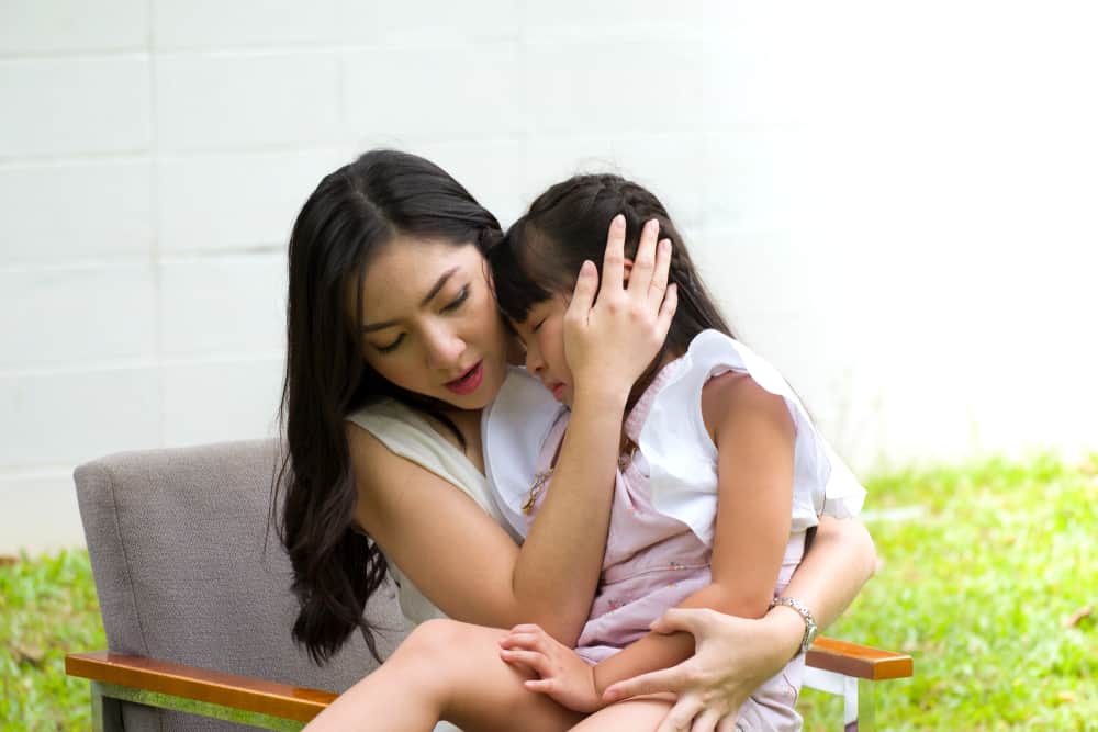 8 cattivi effetti dei genitori iperprotettivi