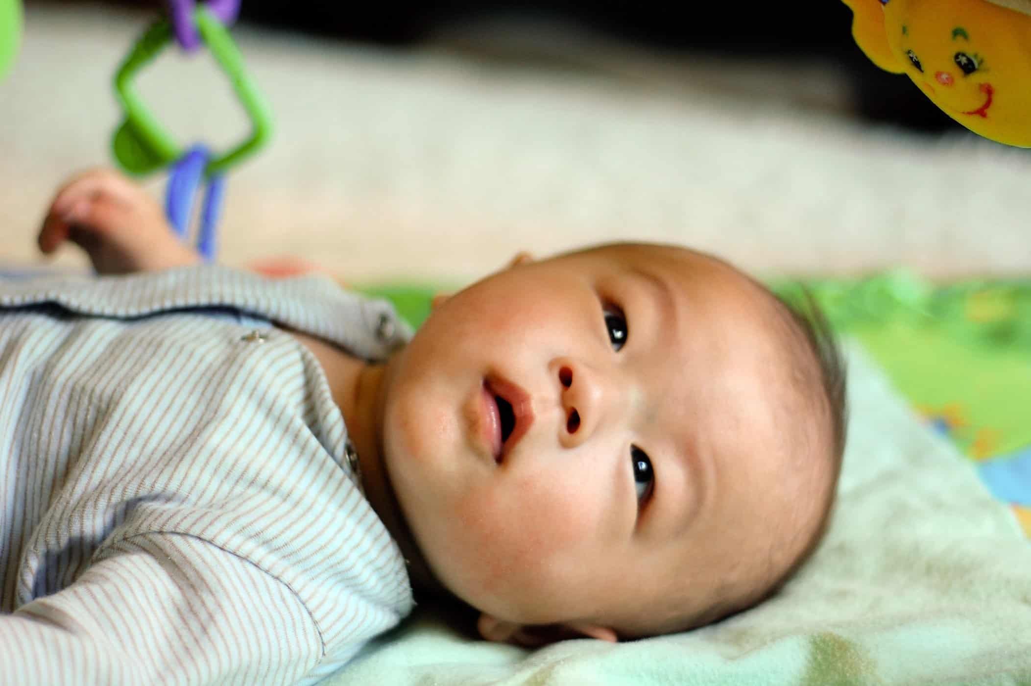 5 Tanda dan Gejala Autisme pada Bayi yang Perlu Diperhatikan oleh Ibu Bapa