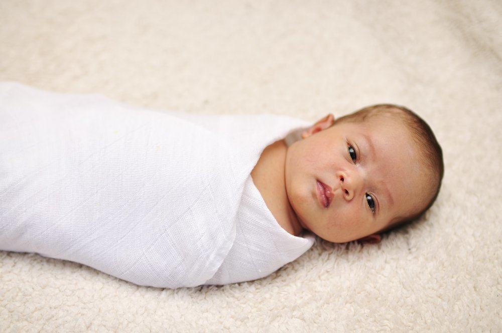 Baby Swaddle: scopri i vantaggi e come indossare il giusto