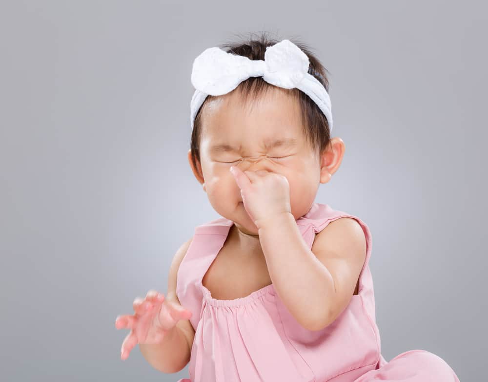 Scelte di medicina del raffreddore che possono essere somministrate a bambini e neonati
