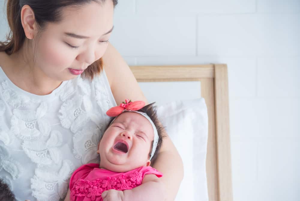 Cara Mengatasi Sembelit (BAB Sulit) pada Bayi