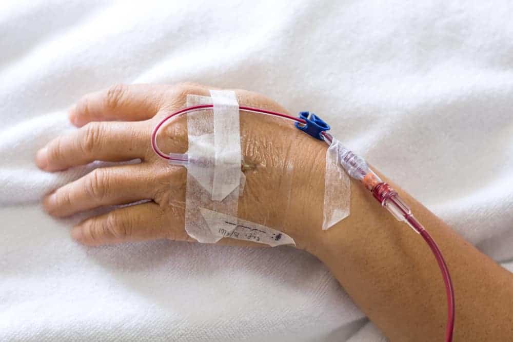 輸血について質問する：いつそれを行うか、利点、および副作用